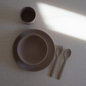 Toddler's dinnerware set, fog